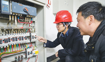 ups团队为客户施工